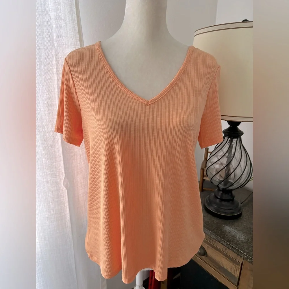 NWT Old Navy luxe ribbed slub knit T-shirt - Picture 2 of 6